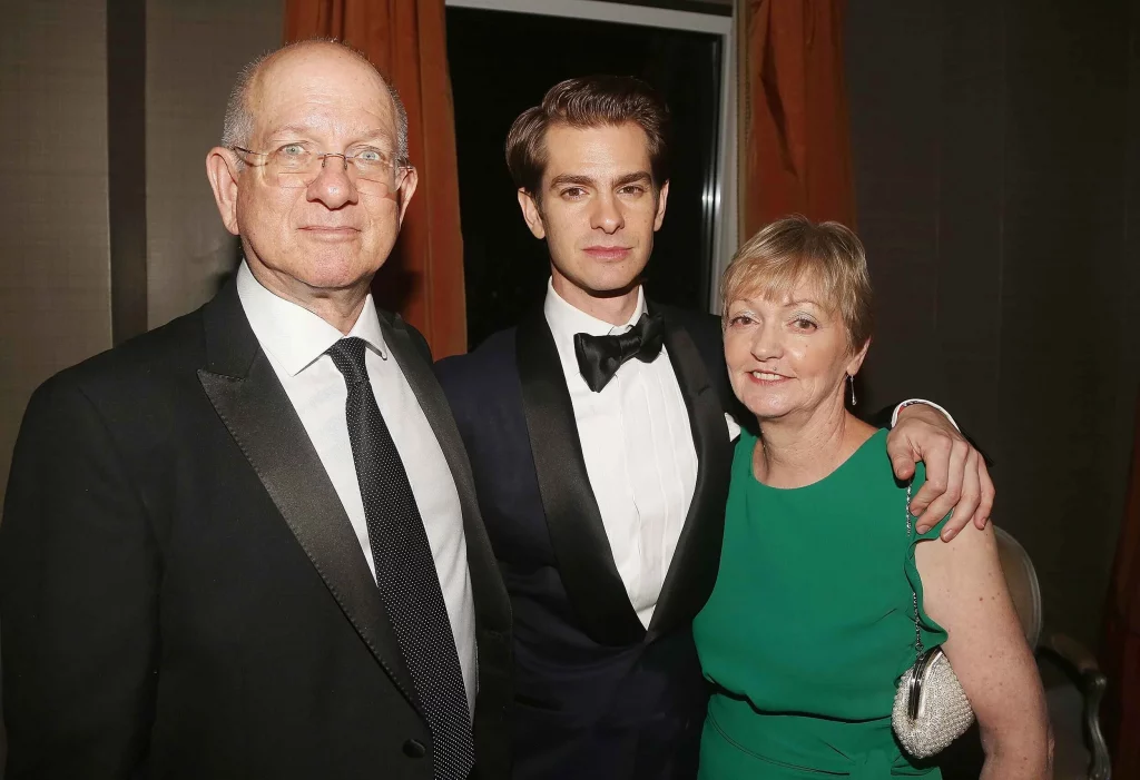 Parents: andrew garfield