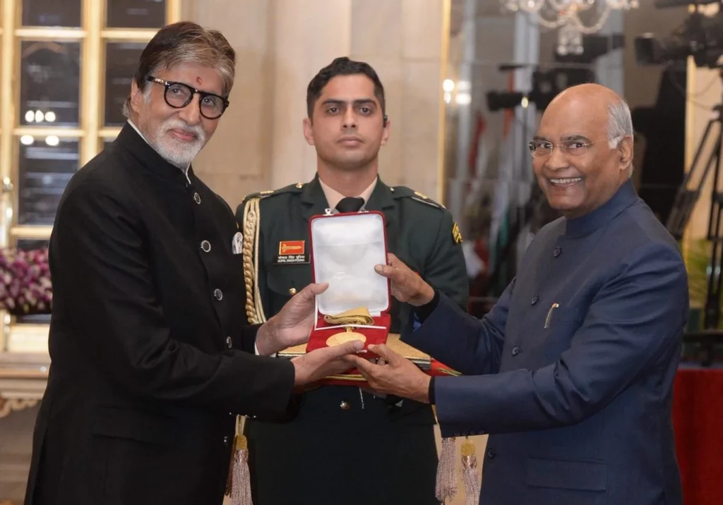 Amitabh Bachchan receives Dadasaheb Phalke Award